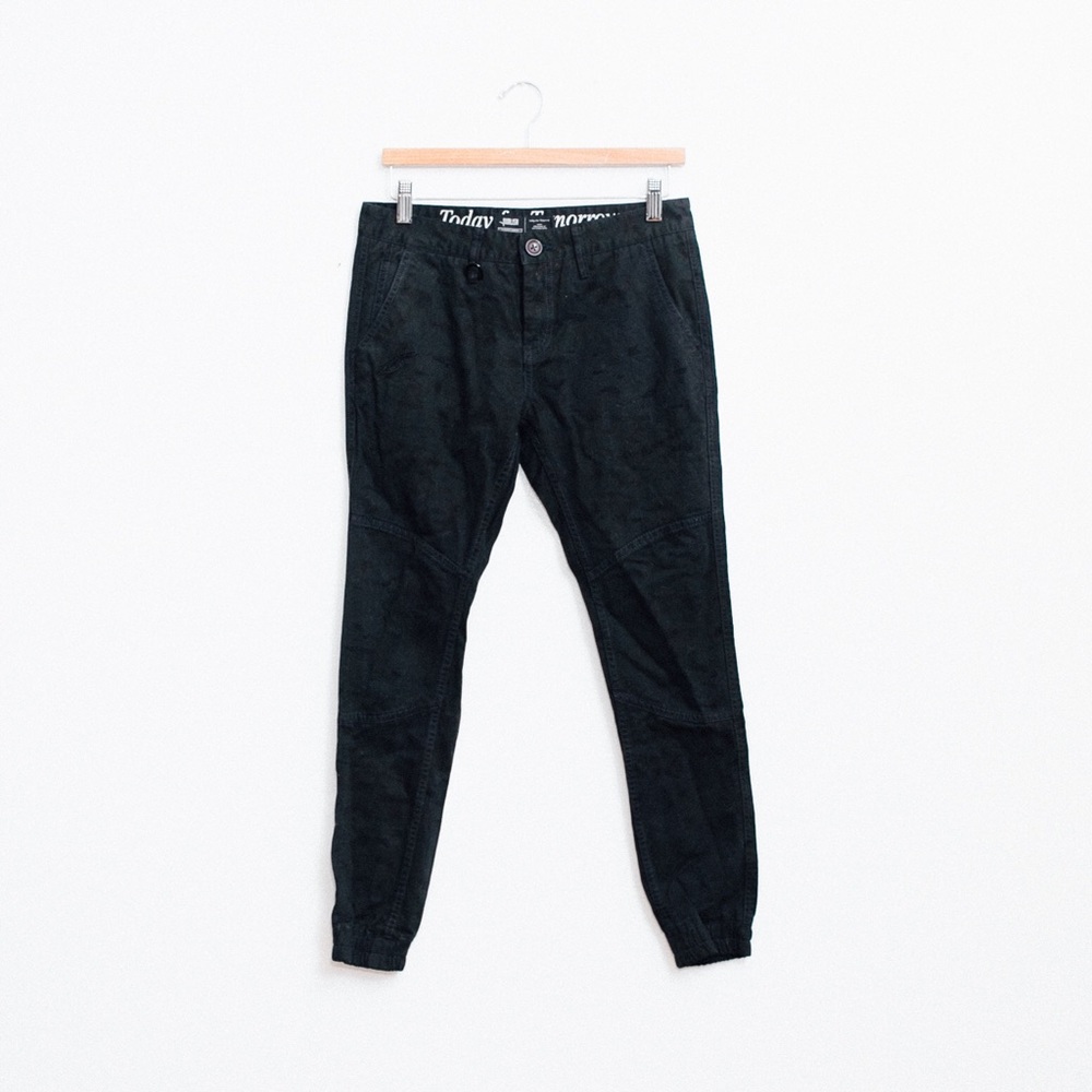 PUBLISH | Navy Camo Lexi Joggers