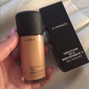 MAC studio fix foundation
