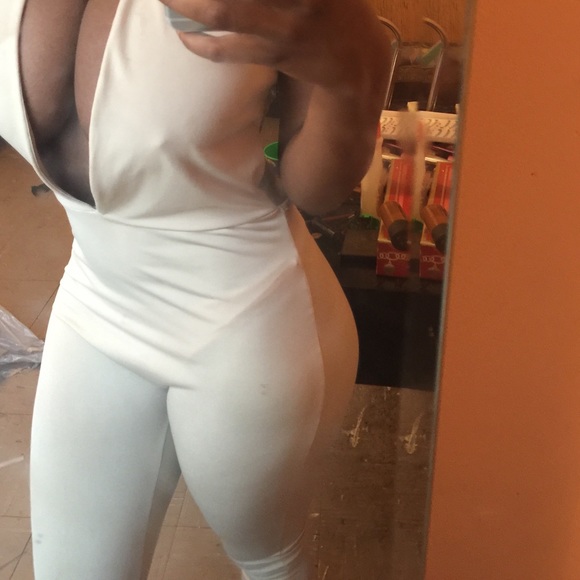 Tan cleavage split jumpsuit - Picture 4 of 4