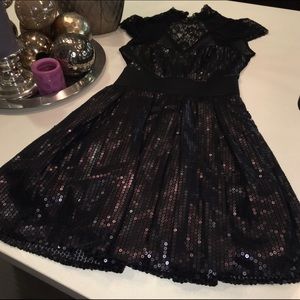 ▪️◾️⬛️ LBD || Lace and sequin little black dress!