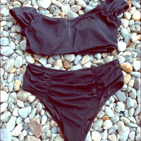 VS crop top swimsuit!
