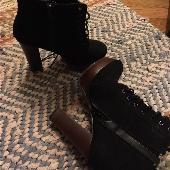 Black Platforms - image 3