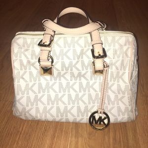 MICHAEL KORS LOGO SATCHEL
