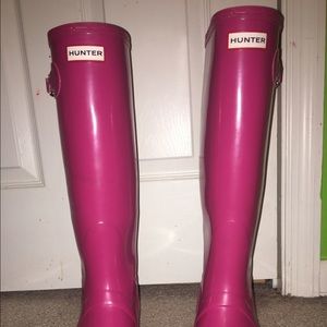RESERVED FOR TAYLOR Pink Hunter boots. 135 on Ⓜ️