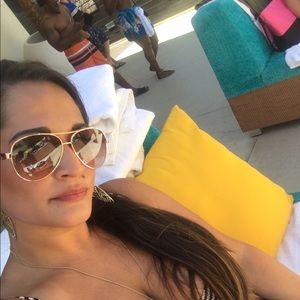 Meet your Posher, Rose