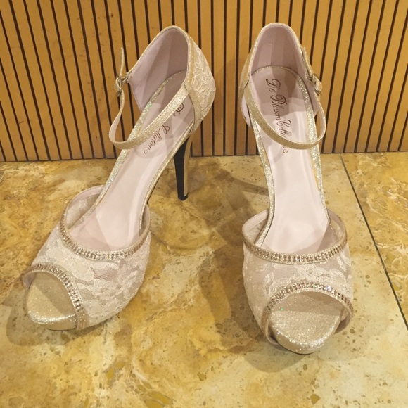 Nude lace heels - Picture 1 of 5