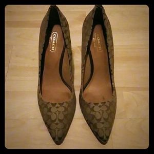 Very Sexy Coach pumps!