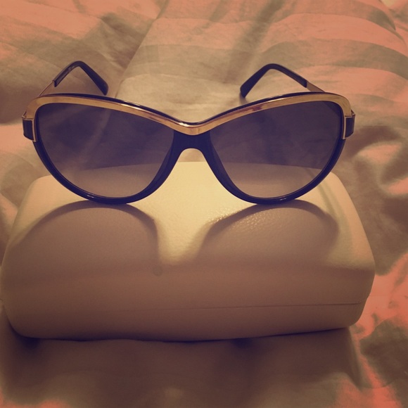 Authentic FENDI sunnies