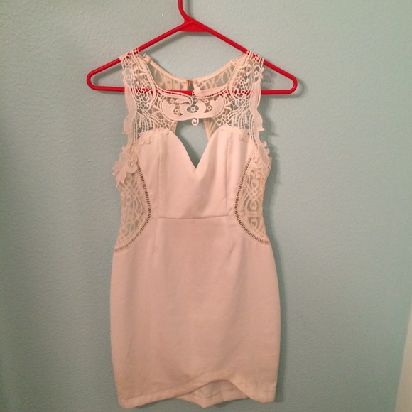 White, lace dress