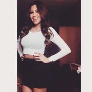 White long sleeve crop top