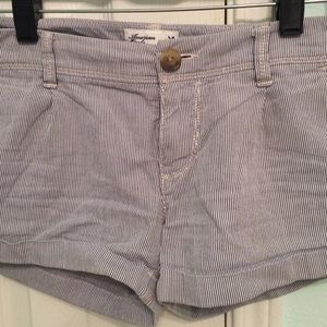 American Eagle Outfitter sear-sucker shorts