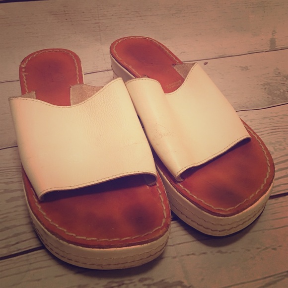 Robert Clergerie S 6 1/2 white leather sandals