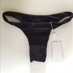 Mikoh Praia Bottom Night