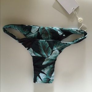 Mikoh Praia Bottom in Hawaiian Army