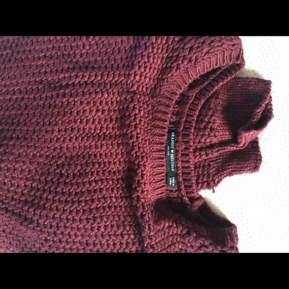 Brandy Melville knitted sweater.