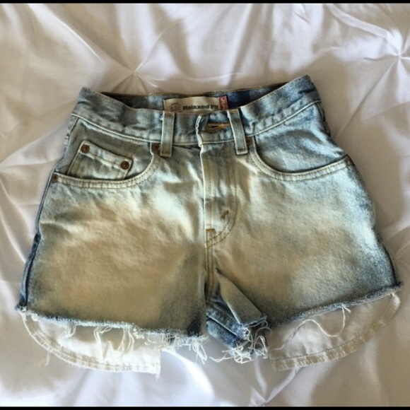 Levi's High Waisted Shorts w23