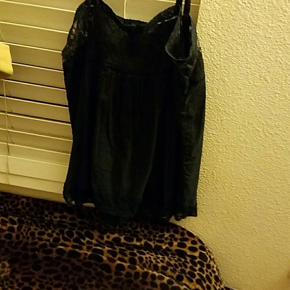 Black lace camisole tank - Picture 2 of 2
