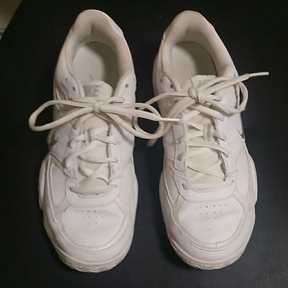 Nike tennis shoes