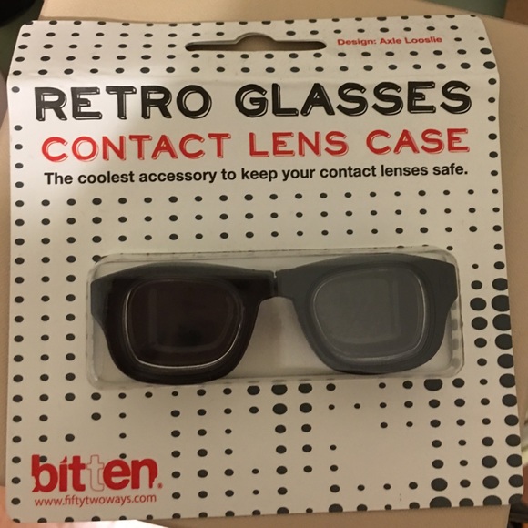 ❌SOLD❌ Retro glasses contact lense case - Picture 1 of 2