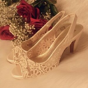 SOLD Anne Klein Akedythe Ivory/Cream heels