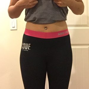 Nike Pro workout crop pants