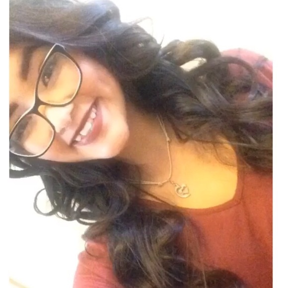 Meet your Posher, Kayla - Picture 1 of 1