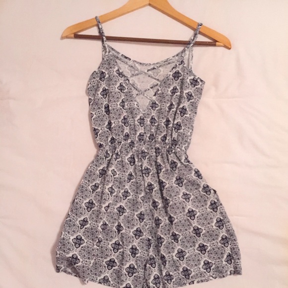 Aztec romper - Picture 2 of 3