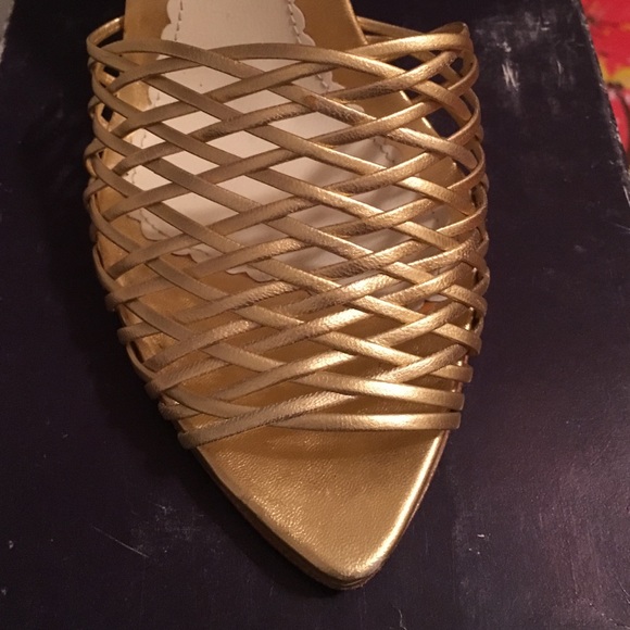 4 inch gold woven strap ankle sandel - Picture 3 of 4
