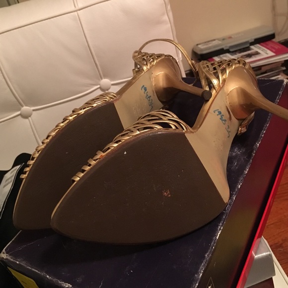 4 inch gold woven strap ankle sandel - Picture 4 of 4