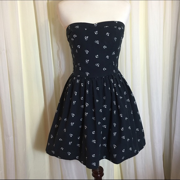 Abercrombie & Fitch Dresses & Skirts - Abercrombie & Fitch Anchor Strapless Dress Sz M