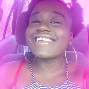 Meet your Posher, Layla