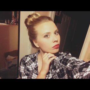 Meet your Posher, Crystal