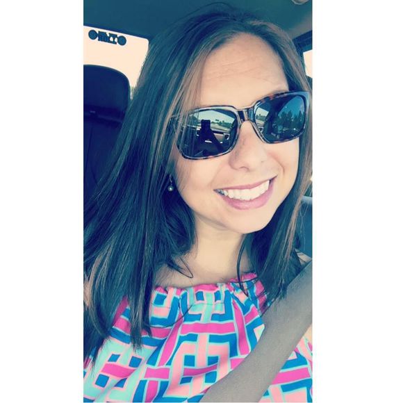 Meet your Posher, Danielle