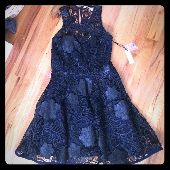 Lovers + Friends lace dress - Picture 1 of 3