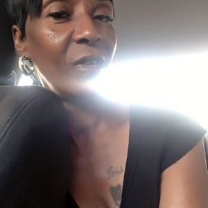 Meet your Posher, Iris