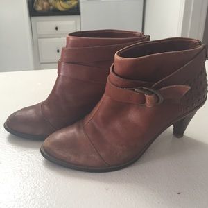 Adorable Tracy Reese booties
