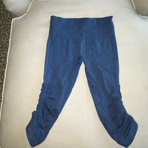 Blue cropped lululemon leggings