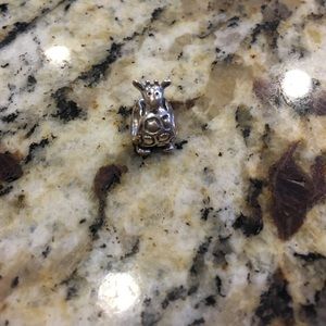 Pandora giraffe