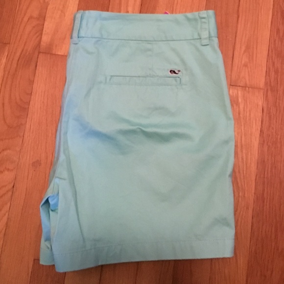 Vineyard Vines Shorts size 16