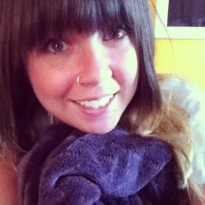 Meet your Posher, Caitlin