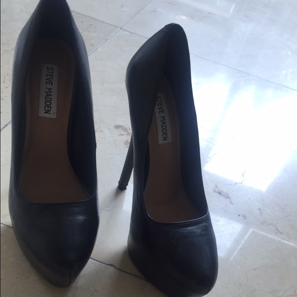 Steve Madden black heels