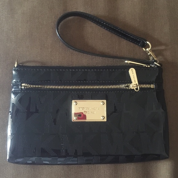 Michael Kors Authentic LG Wristlet
