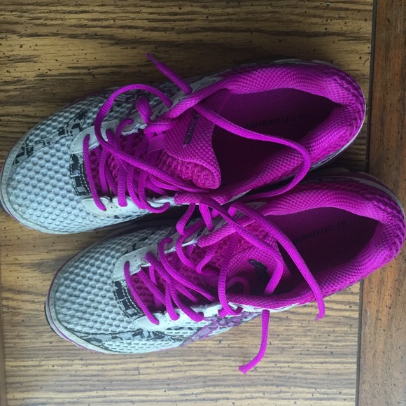 NWOT Asics tennis shoes.