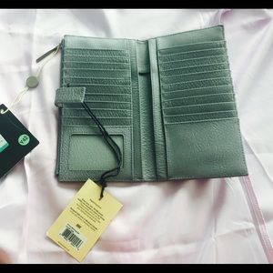 Matt and nat vegan motiv lg wallet