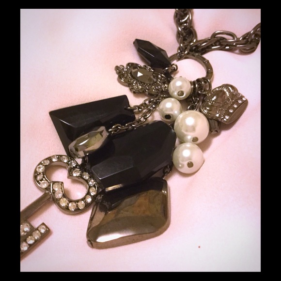 NWOT charm and chain necklace