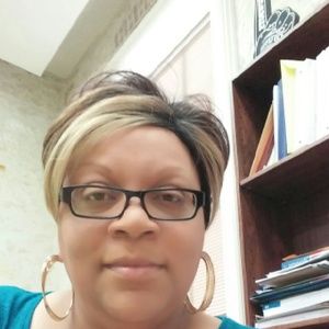 Meet your Posher, Dionne