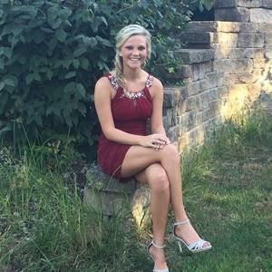 Meet your Posher, Brooke