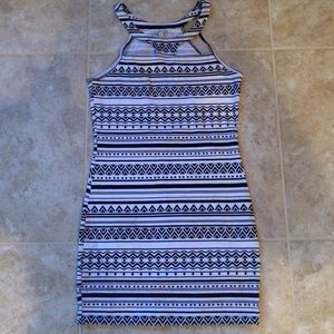 FINAL DROp! 🤗White and black body con dress