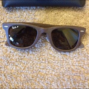 Ray ban wayfarer genuine leather！