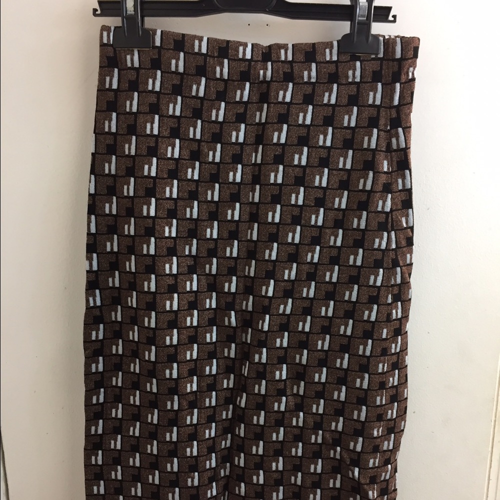 Diane Von Furstenberg sweater knit skirt.